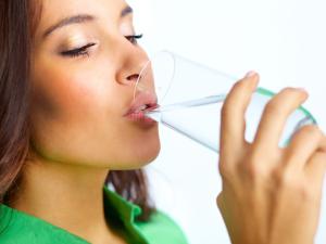 भोजन के समय पानी पीने के नुकसान-Drink water